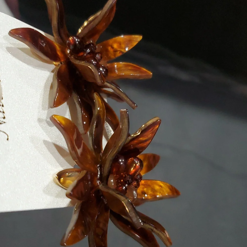 Natasha couture oversized dahlia Flower brown amber‎ look centerburst earrings